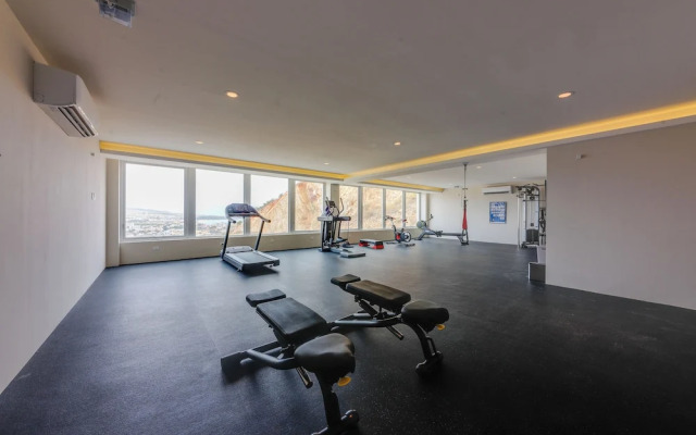 Luxe Mtn Top Retreat w/ Pool Access & Sea View!