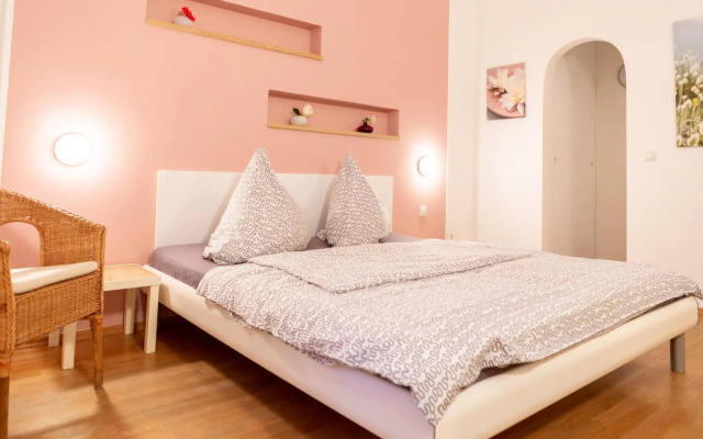 Apartment 1, Rothenburger Straße