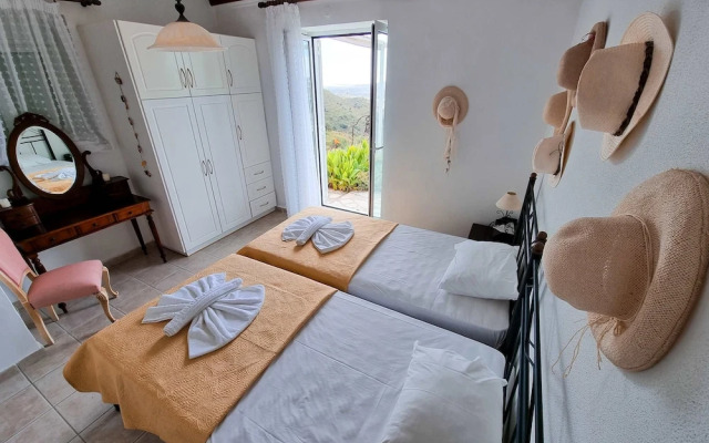 Kefalonia Family Getaway - Summer Garden Retreat