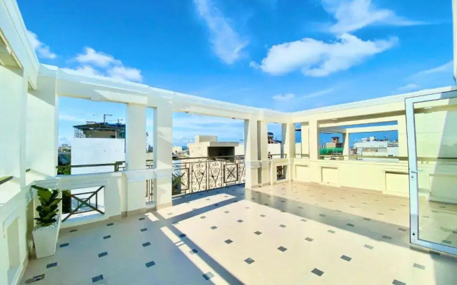 Caroline Beach Vung Tau