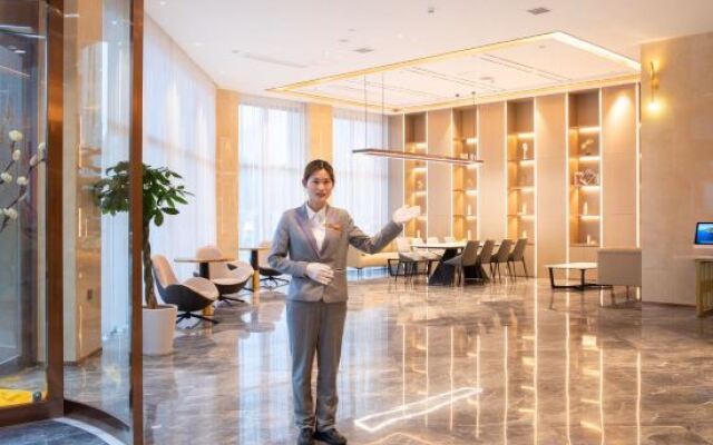 Lavande Hotel (Wuhan Optics Valley South Central University for Nationalities)