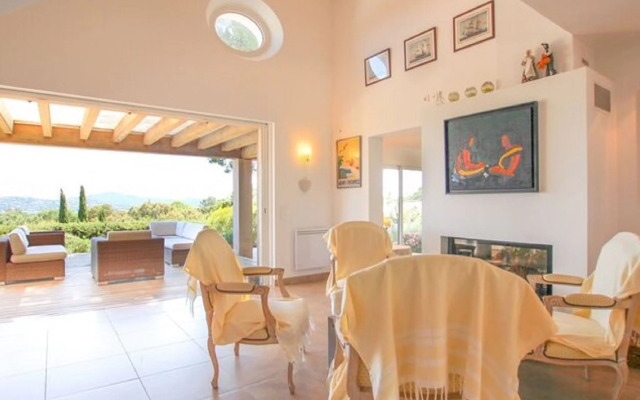 Serene Holiday Home in Grimaud With Private Pool