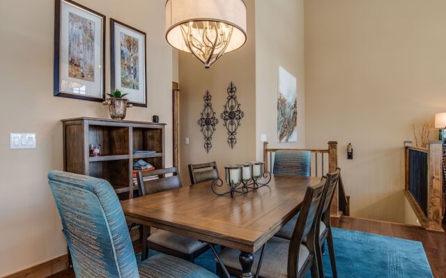 The Sanctuary Getaway - 192 3 Bedroom Home by RedAwning