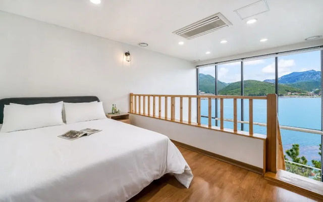 Ara Pool Villa Pension