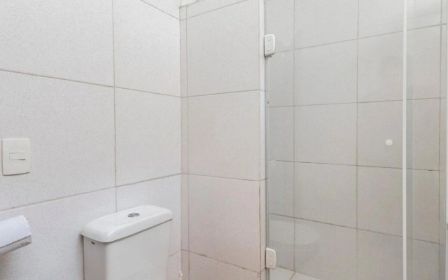 Quarto em residência tranquila e familiar