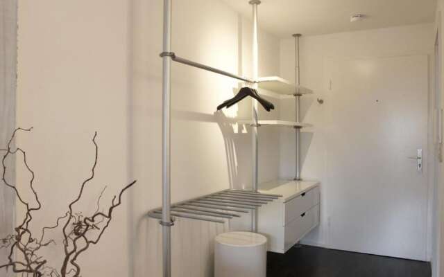 criston apartments - central living P