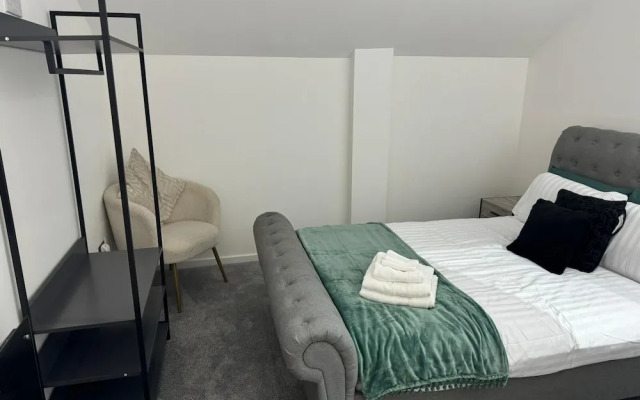 Luxury Loft Style 2 Bed Apartment Next to Excel/o2