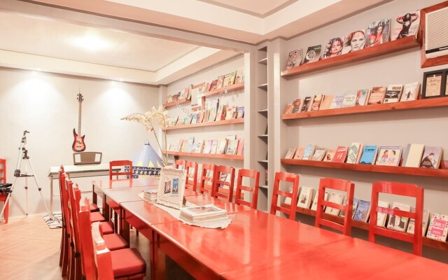 OYO 484 Gonzala Suites