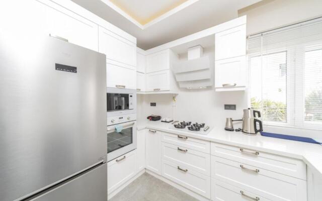 Delightful Flat With Shared Pool in Konyaalti