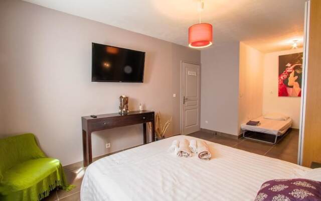 Homelly - Belle Maison avec piscine