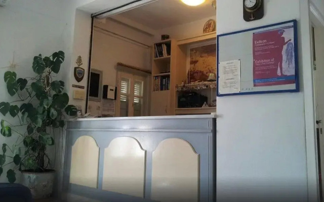 King Thiras Hotel