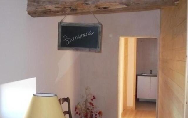 Gîte Saint-Georges-de-Baroille, 4 pièces, 7 personnes - FR-1-496-170