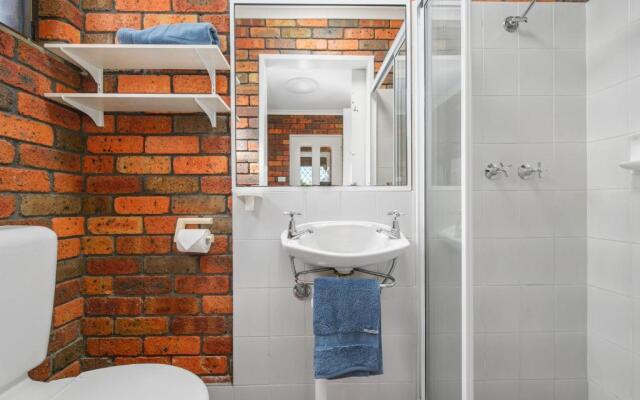 Punt House - riverfront home with ramp access