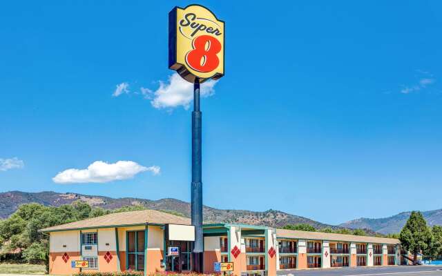 Super 8 by Wyndham Yreka