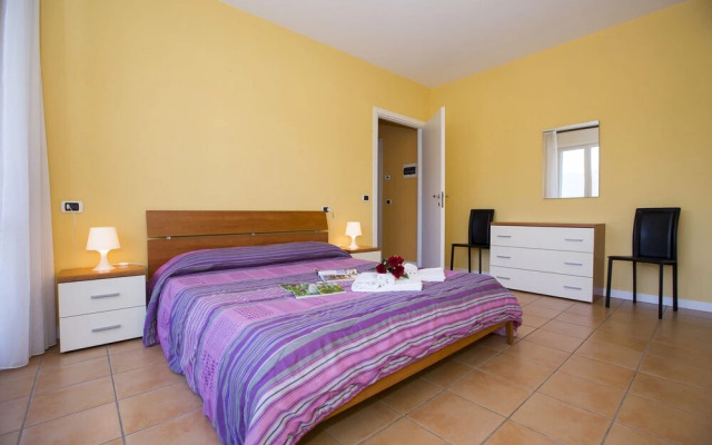 Porto Letizia Fronte Lago