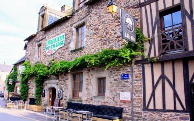 L'Hostellerie & Café Du Village (B&B Insolite - Pub)