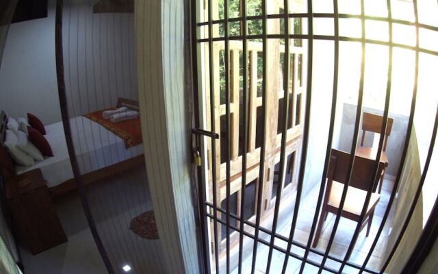 Bee Line Home Stay