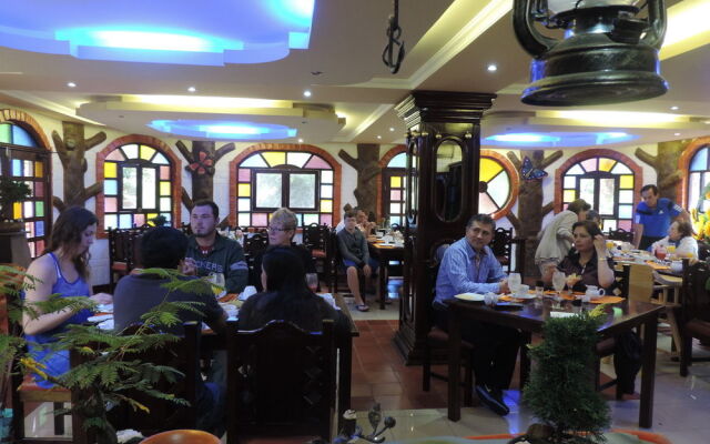 Hosteria Jardines de Chamana