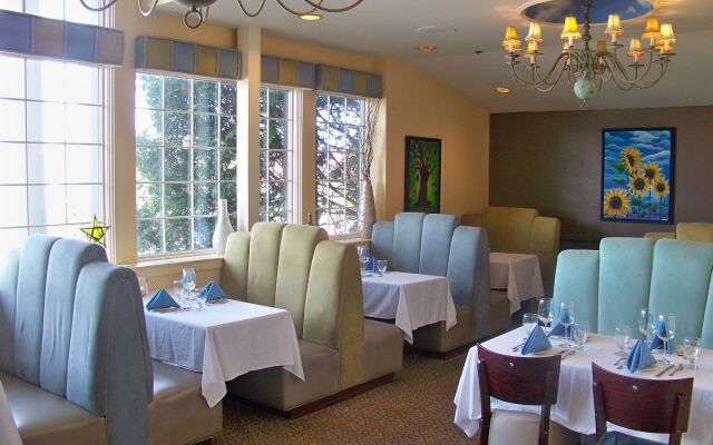 Senator Inn & Spa