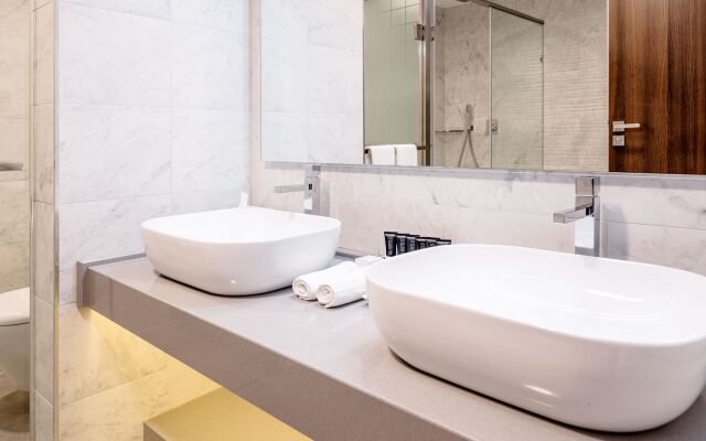 AX The Victoria Hotel