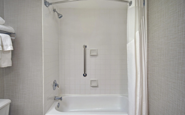 Holiday Inn Express & Suites Cincinnati Riverfront by IHG