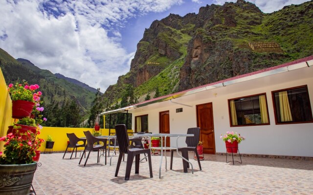 Intitambo Three Star Hotel With Panoramic View of the Mountains