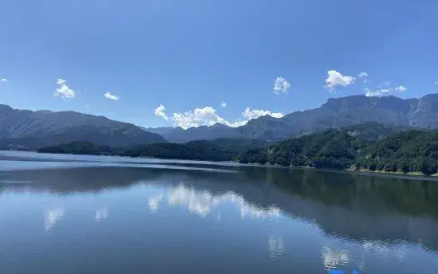 Looking for Banshan Holiday B&B (Wawushan Scenic Area Branch)