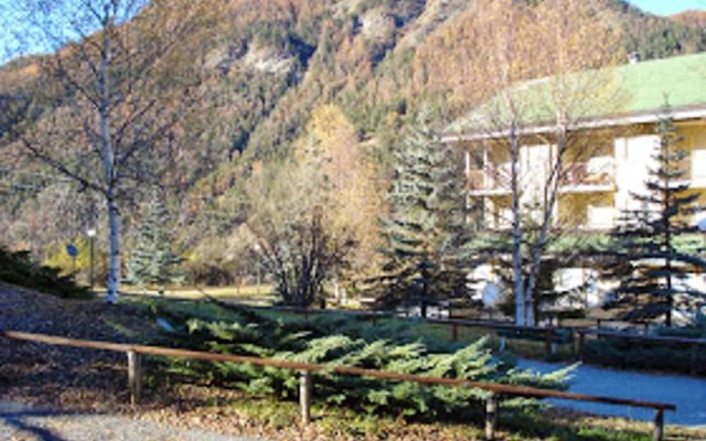 Apartment With 2 Bedrooms in Oulx, With Wonderful Mountain View and Fu