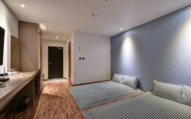 Sea & Moon Tourist Hotel