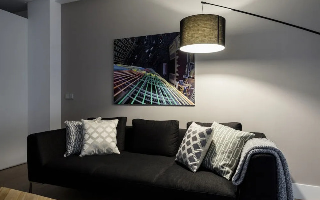 Velazquez Apartments by FlatSweetHome