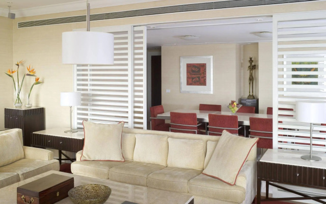 Taj Lands End