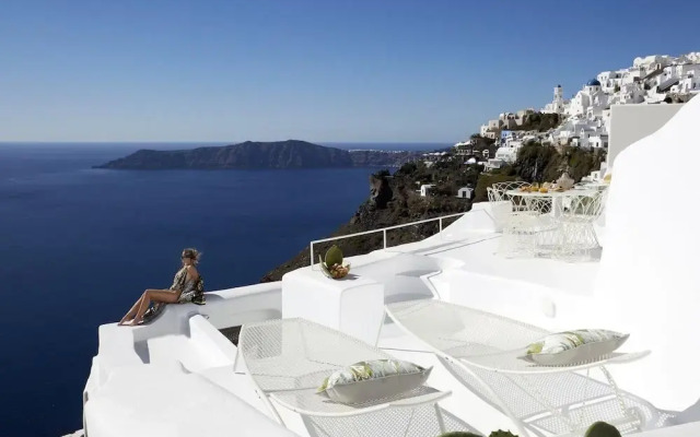 Gitsa Cliff Luxury Villa