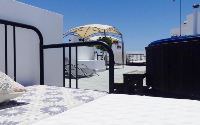 Pura Vida Beach Suites