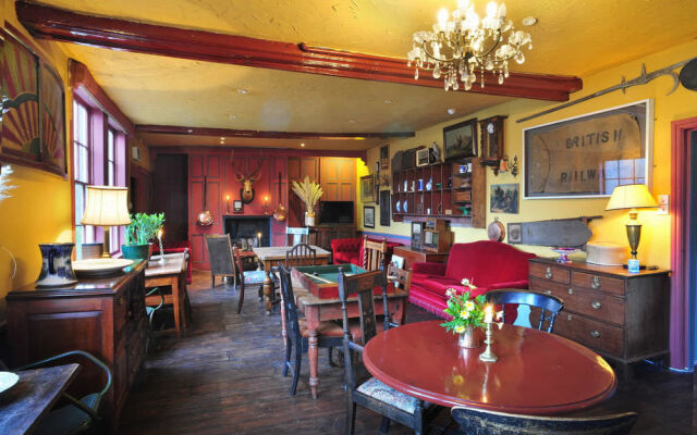 The Black Swan Hotel