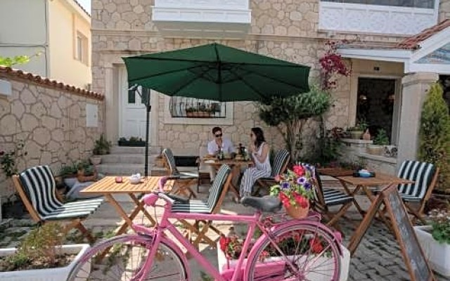 Nobela Hotel
