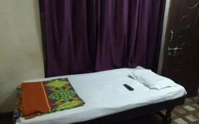 Hotel Karnataka Deluxe