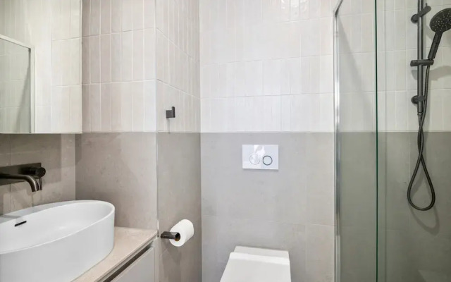 Chic Home With BBQ & Outdoor Dining