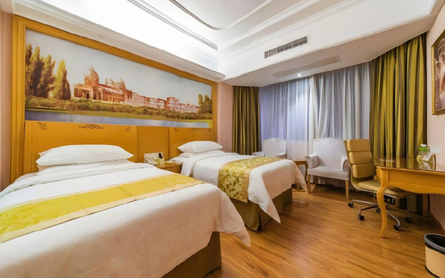 Vienna international hotel (zhuhai lovers middle road haibin store)