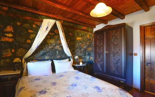 Rouga Mountain Boutique Suites & Spa