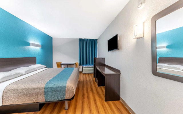 Motel 6 Lewisville, TX - Medical City