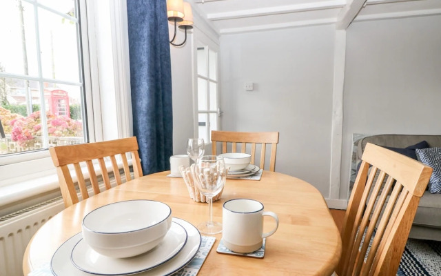 2 Seaview Cottages