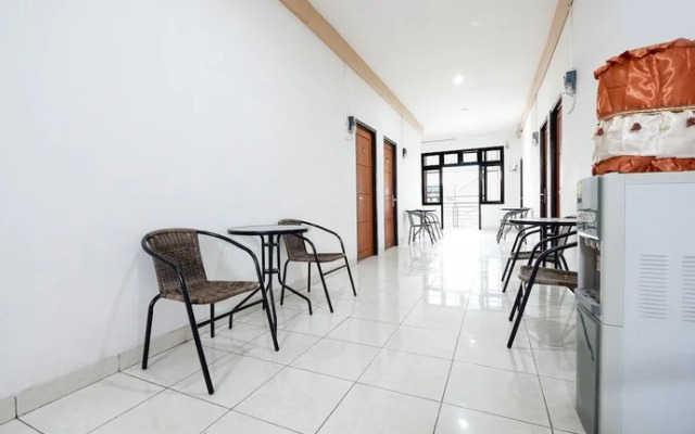 OYO 1251 Residence 8