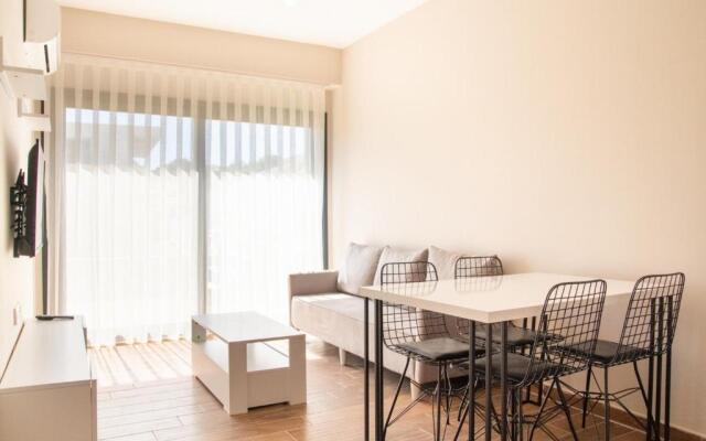 Charming Flat Near Sea With Shared Pool in Cesme