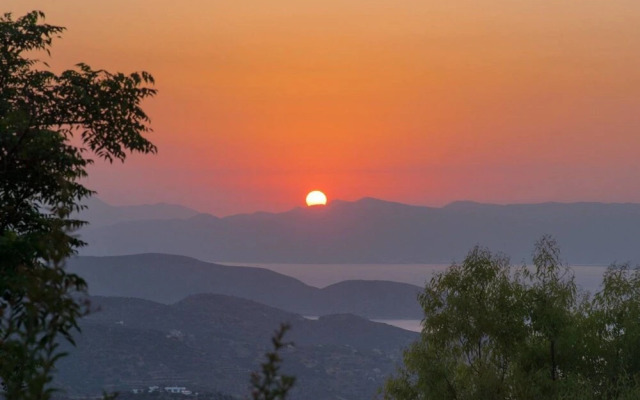 The Architect's Village House - Roof Terrace - AC - Wifi - SAT TV