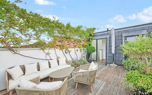 Luxury 3-bed Apartment in Central London