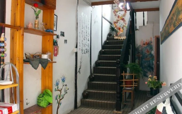 Yanyulou Hostel