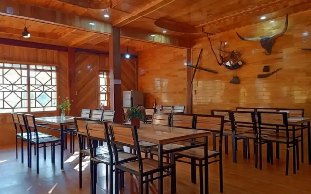 Lenh Family House