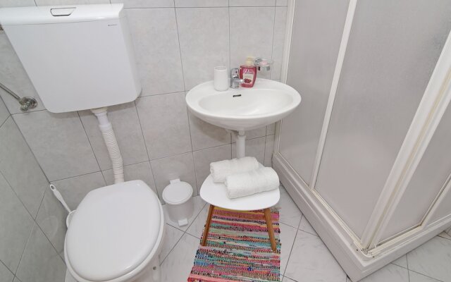 Apartment Sweet Romantic