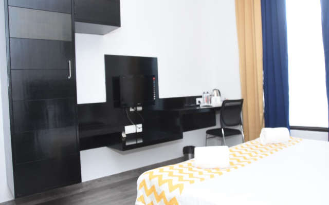 Capital O 605 Hotel Camria
