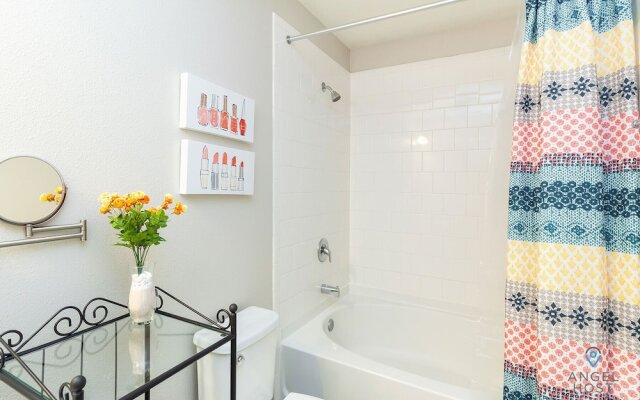 Spacious 4B Family-friendly Townhome Near Disney!